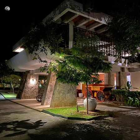 Grand Udawalawe Safari Resort Экстерьер фото