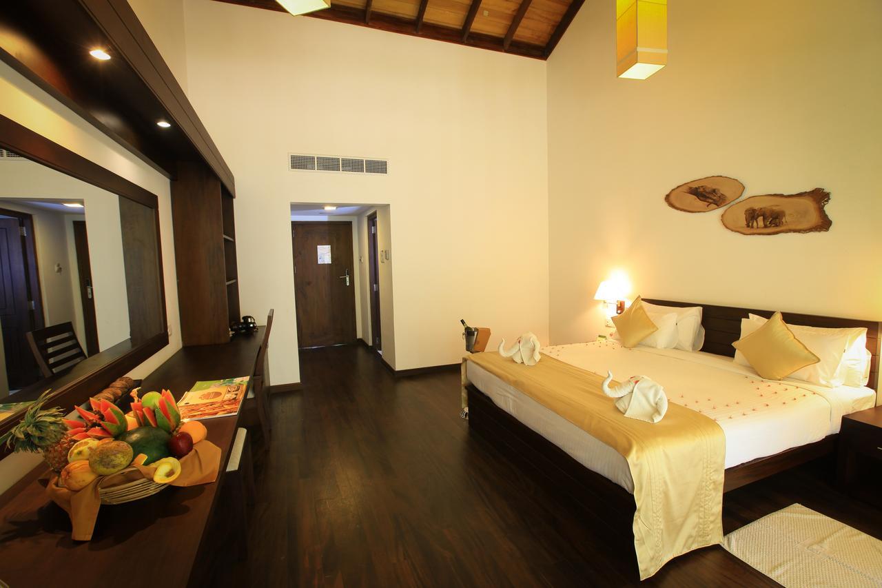 Grand Udawalawe Safari Resort Экстерьер фото